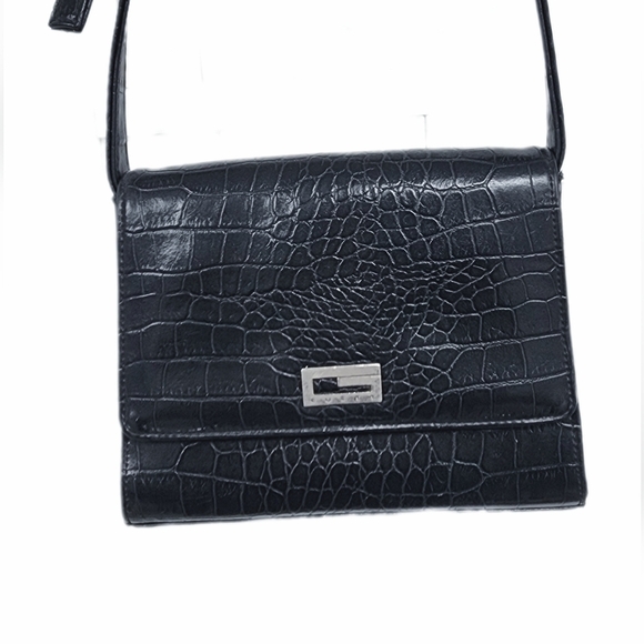 Guess Handbags - Guess Purse/Bag